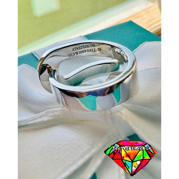 Tiffany & Co. Out of Retirement Loop Ring in Silver, sz 6.5 - Picture 6 of 7